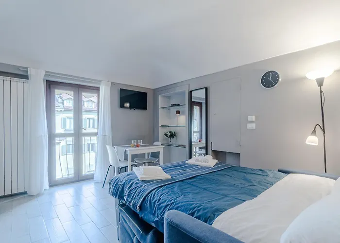 Magenta 5 * Τορίνο